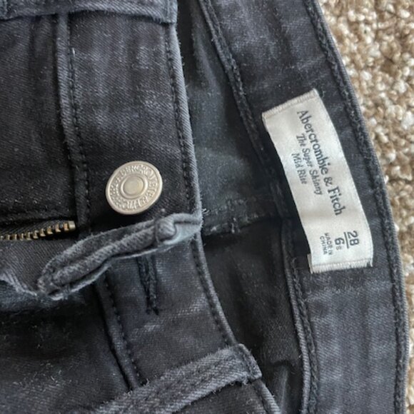 6 SHORT - The Super Skinny Mid Rise Abercrombie - Picture 2 of 2